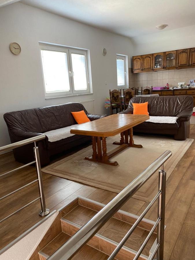 Big Apartment 3 Bedrooms Bihać Dış mekan fotoğraf
