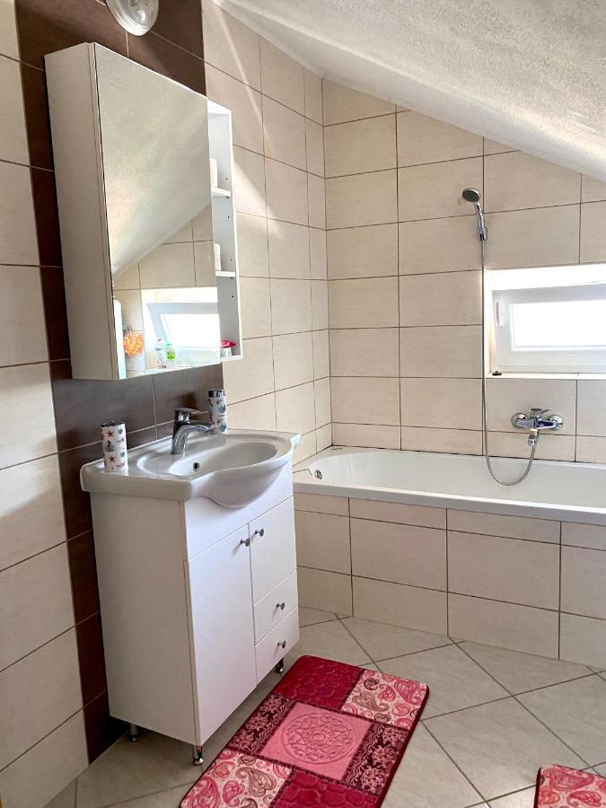 Big Apartment 3 Bedrooms Bihać Dış mekan fotoğraf