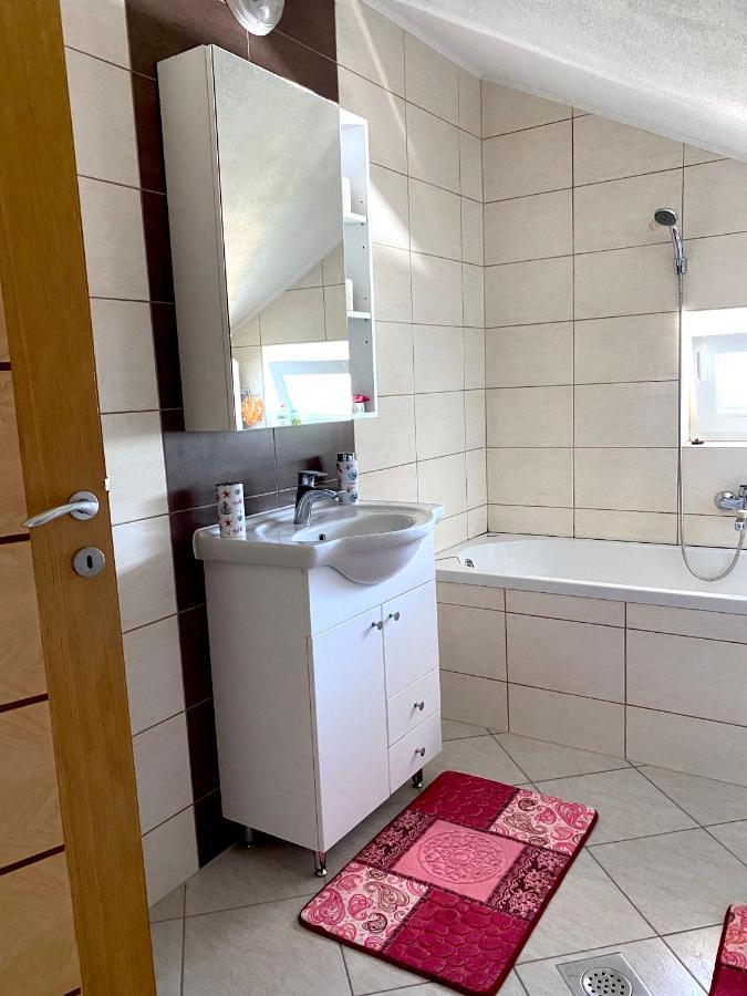 Big Apartment 3 Bedrooms Bihać Dış mekan fotoğraf