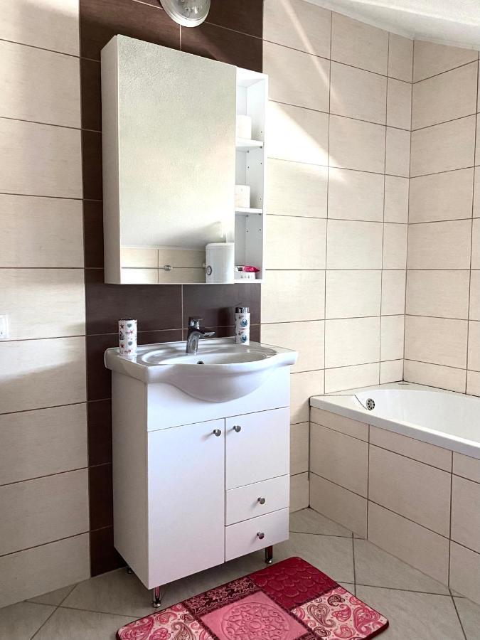 Big Apartment 3 Bedrooms Bihać Dış mekan fotoğraf