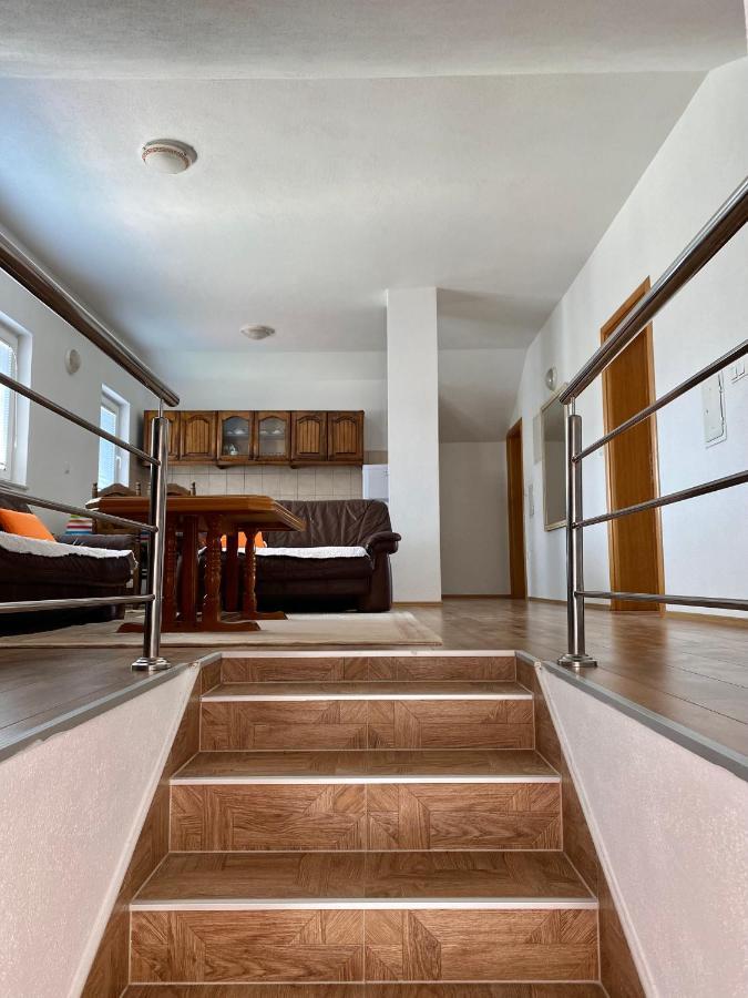 Big Apartment 3 Bedrooms Bihać Dış mekan fotoğraf